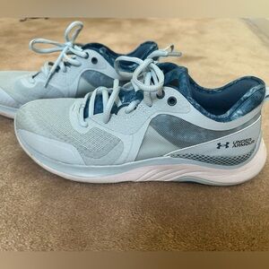 Sz 9 Under Armour Women’s HOVR tennis shoes. EUC